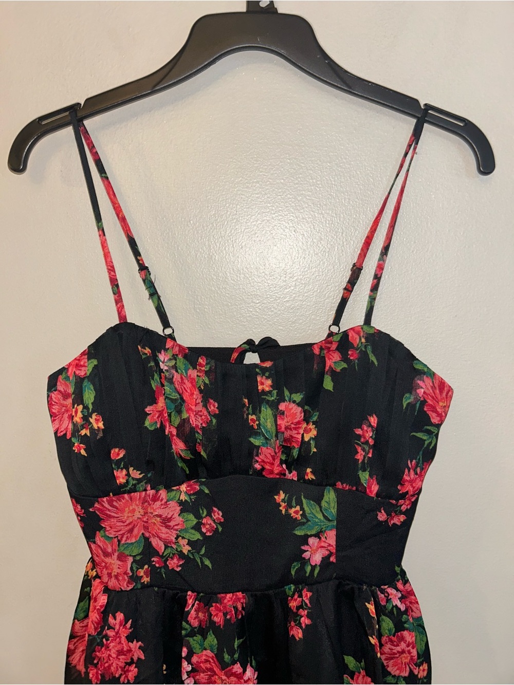 American Eagle Outfitters Dress - black/red floral Ruched Tie-Back Mini  NWT - Picture 4 of 12